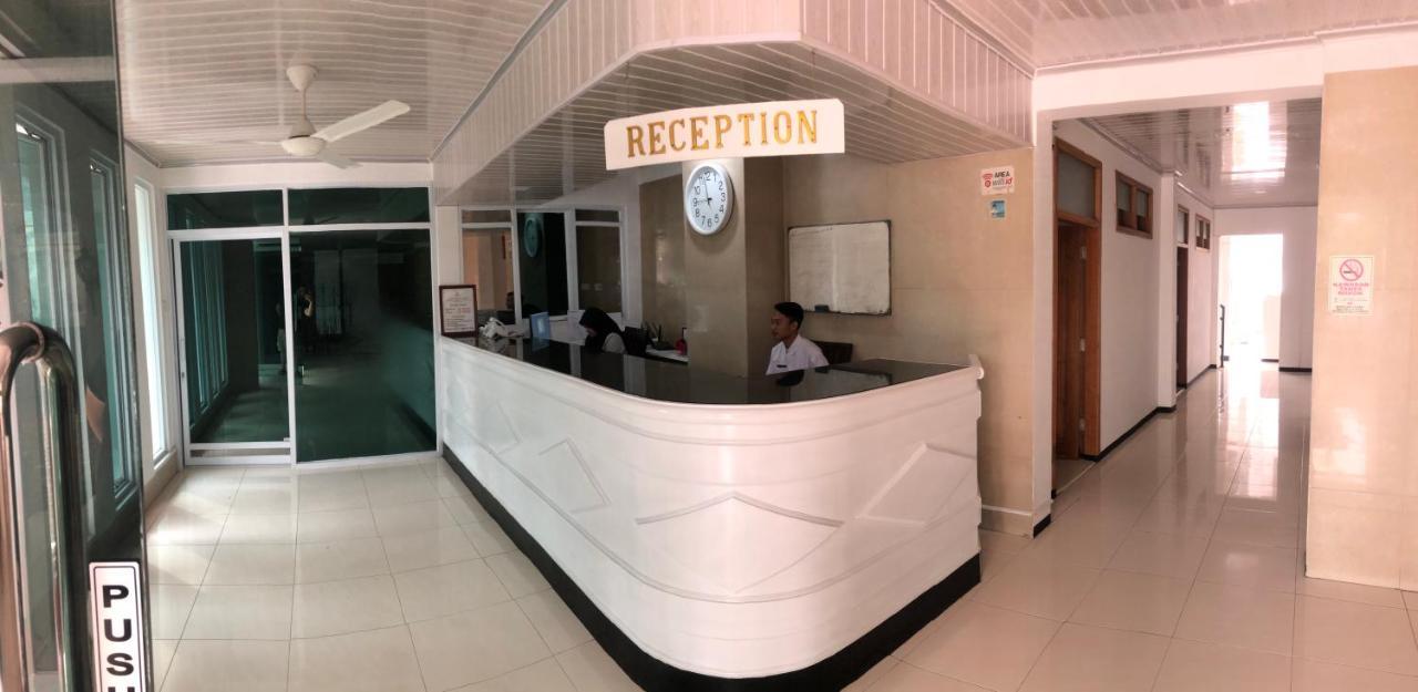 Aurora Hotel Siliwangi 井里汶 外观 照片